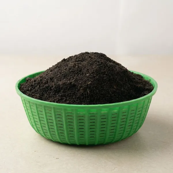 Vermicompost_Black_Brown_Organic_Matter