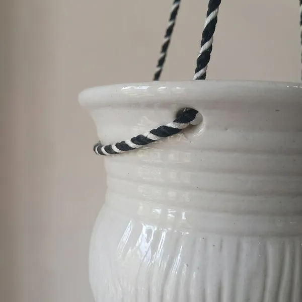 Hanging_Matki_Ceramic_Planter_White