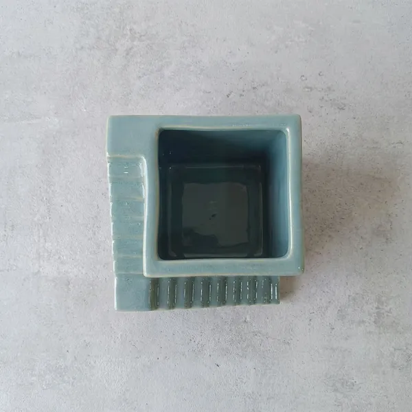 Elevator_Planter_Gray_Ceramic
