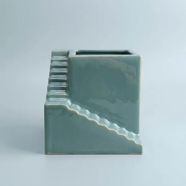 Elevator_Planter_Gray_Ceramic