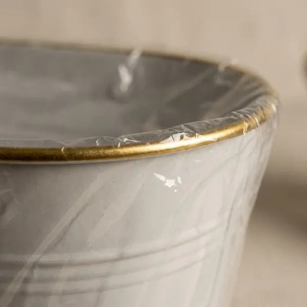 Metal_Railing_Planter__White_Decoratives