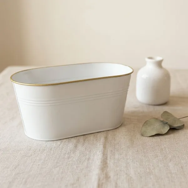 Metal_Railing_Planter__White_Decoratives