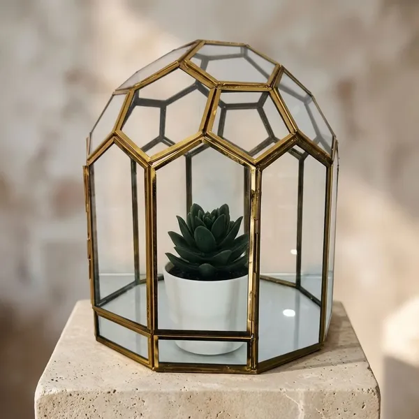 Igloo_Terrarium_Glass_And_gold_Metal