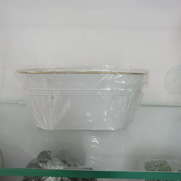 Metal_Railing_Planter__White_Decoratives