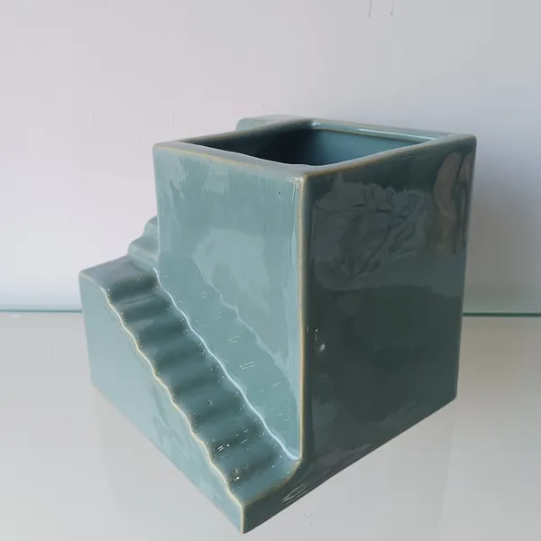 Elevator_Planter_Gray_Ceramic