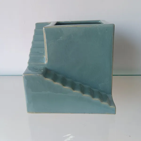 Elevator_Planter_Gray_Ceramic