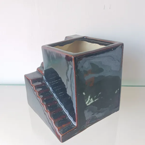Elevator_Planter_Ceramic_Brown