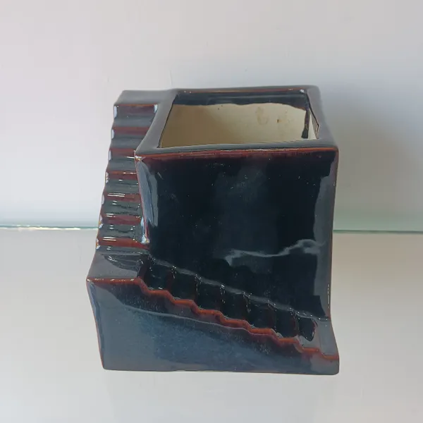 Elevator_Planter_Ceramic_Brown