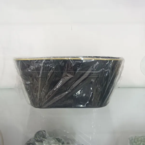 Metal_Railing_Planter_Black_Decoratives