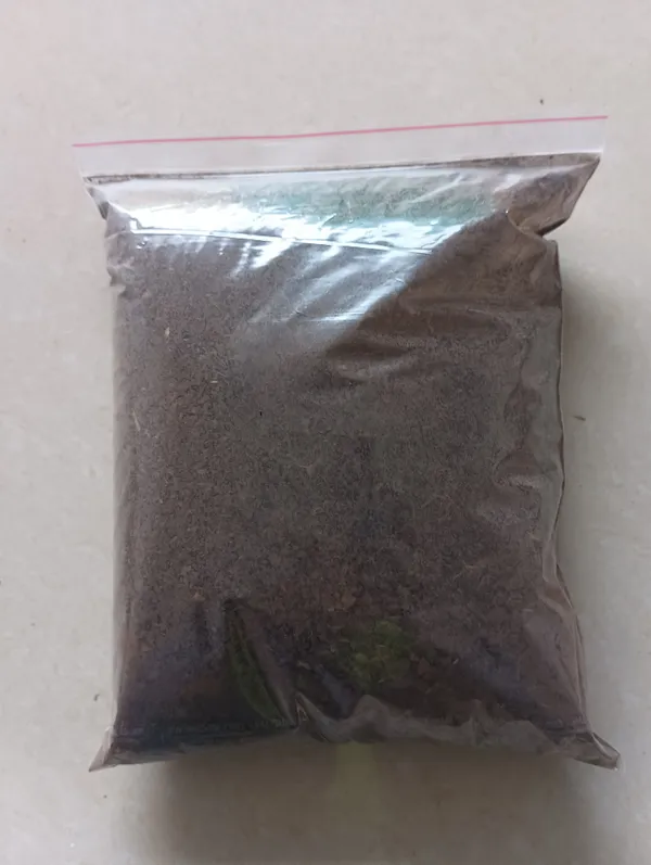 Neem_Cake_Powder_Black_Brown_Organic_Matter