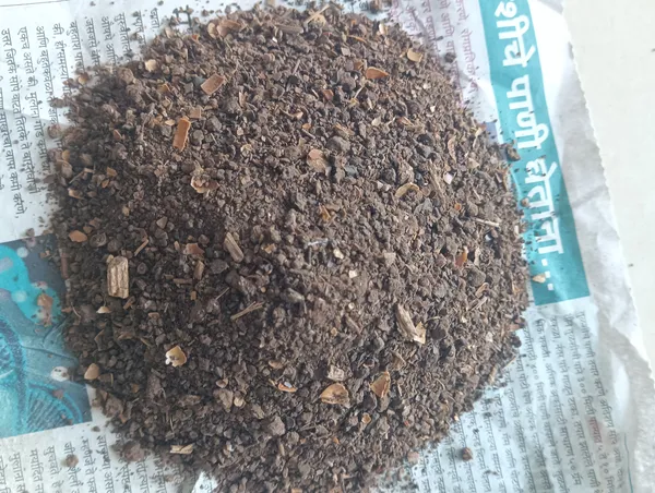 Neem_Cake_Powder_Black_Brown_Organic_Matter