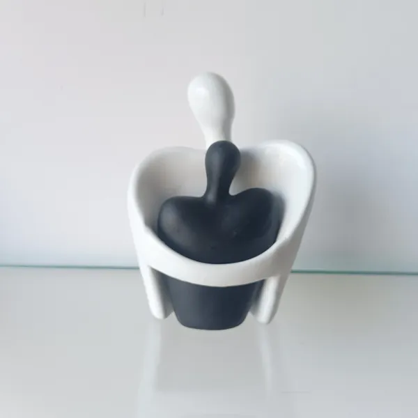 Eternal_Embrace_Ceramic_Couple_Decoratives