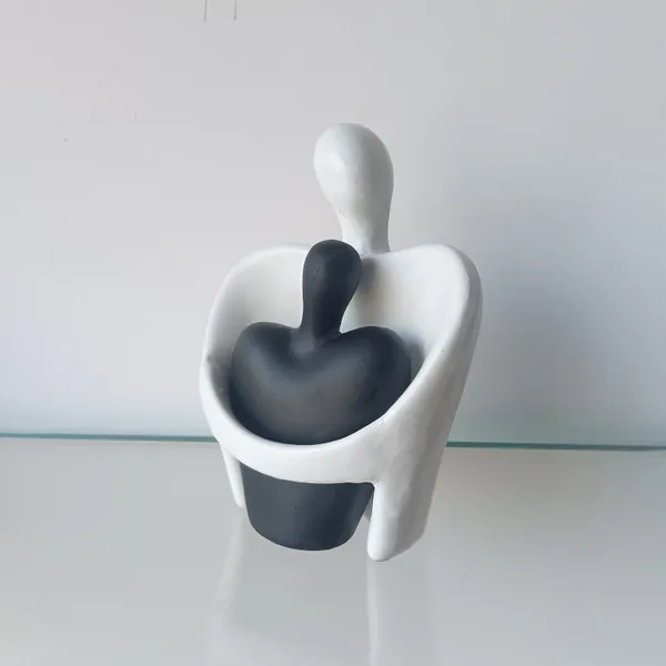 Eternal_Embrace_Ceramic_Couple_Decoratives