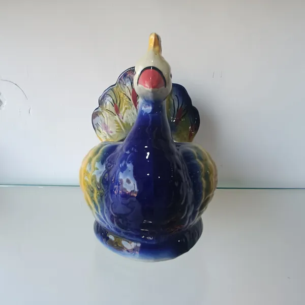 Dancing_Pecock_ceremic_planter