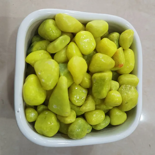 Aquarium_Pebbles_Yellow_stone__Decoratives