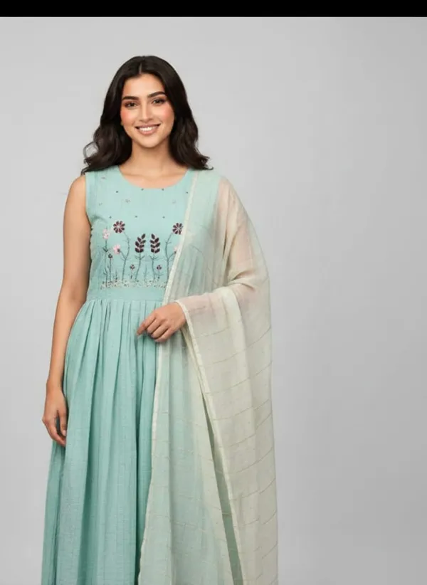 Mint_Green_Mul_Cotton_Meadow_Embroidered_Kurta_Set_With_Dupatta_For_Women