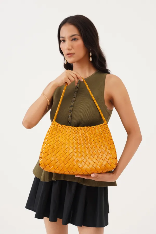 Amber_Glow_Premium_Leather_Shoulder_Bag_For_Women