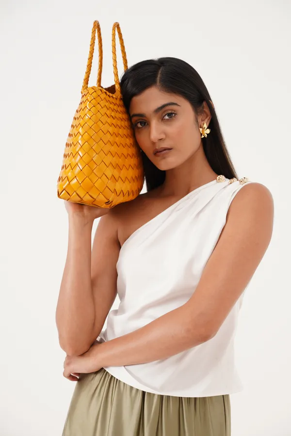 Amber_Glow_Premium_Leather_Shoulder_Bag_For_Women