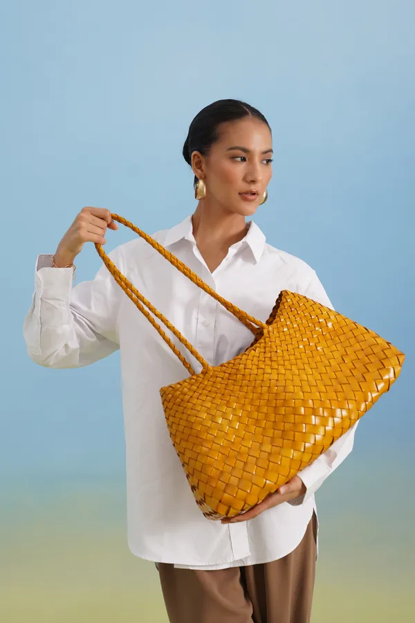 Amber_Glow_Premium_Leather_Tote_Bag_For_Women
