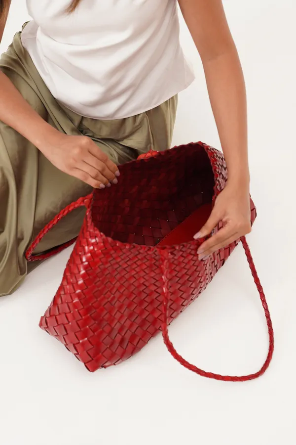 Scarlet_Flame_Premium_Leather_Tote_Bag_For_Women