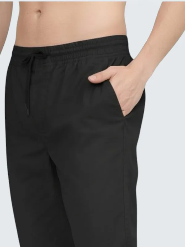 Black_Cotton_Blend_Relaxed_Fit_Casual_Jogger_For_Men