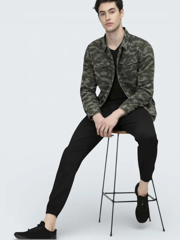 Black_Cotton_Blend_Relaxed_Fit_Casual_Jogger_For_Men
