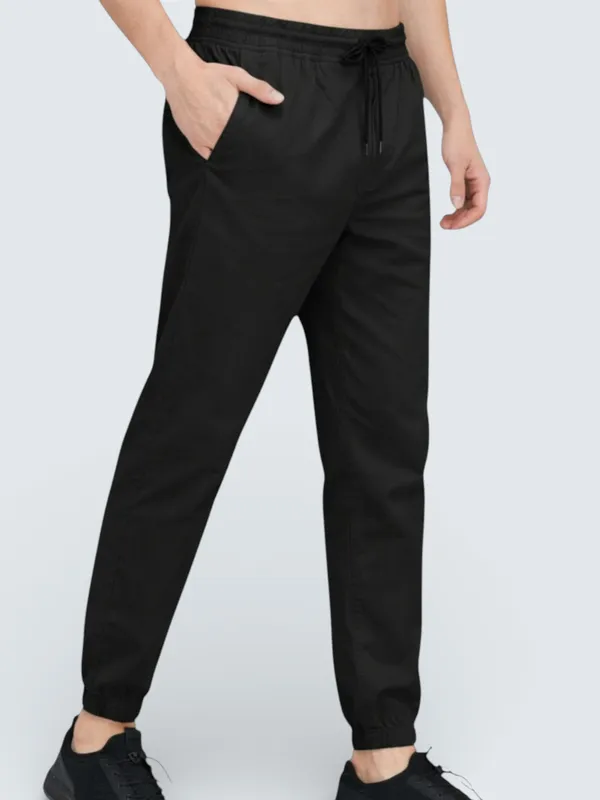 Black_Cotton_Blend_Relaxed_Fit_Casual_Jogger_For_Men