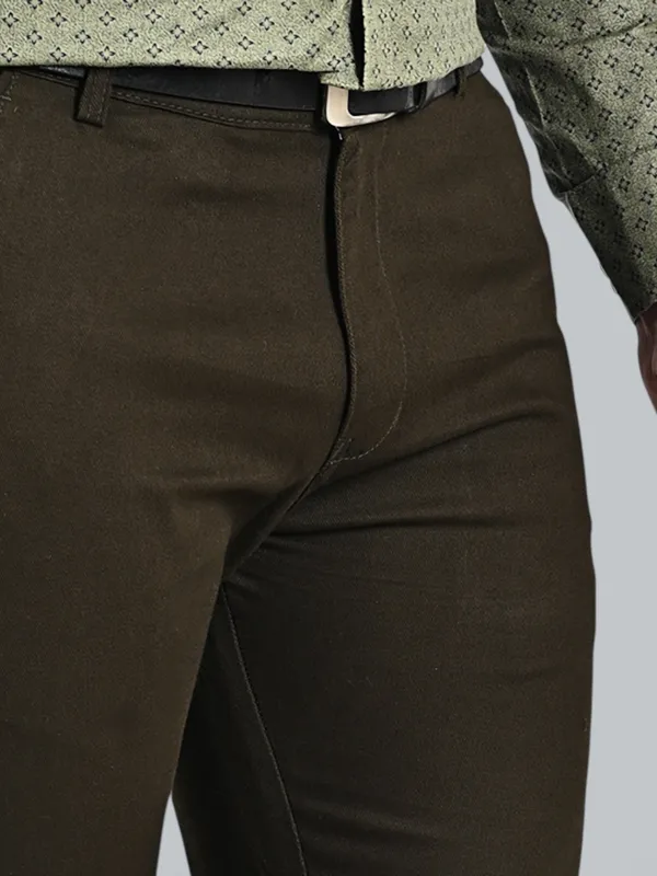 Olive_Cotton_Blend_Relaxed_Fit_Casual_Trouser_For_Men