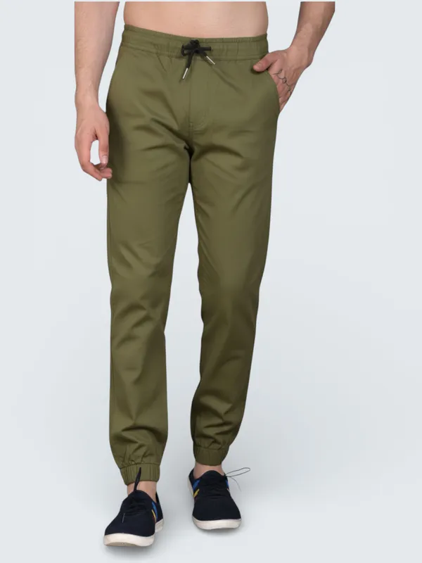 Olive_Cotton_Blend_Relaxed_Fit_Casual_Jogger_For_Men