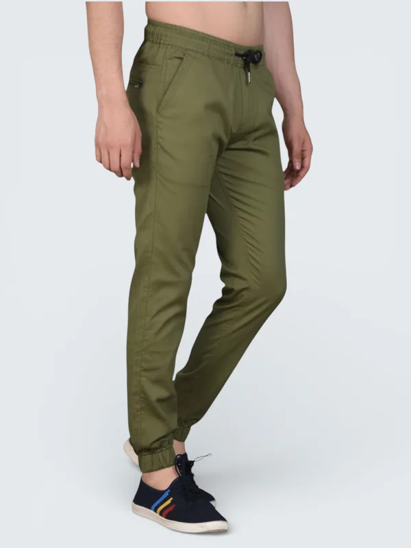 Olive_Cotton_Blend_Relaxed_Fit_Casual_Jogger_For_Men