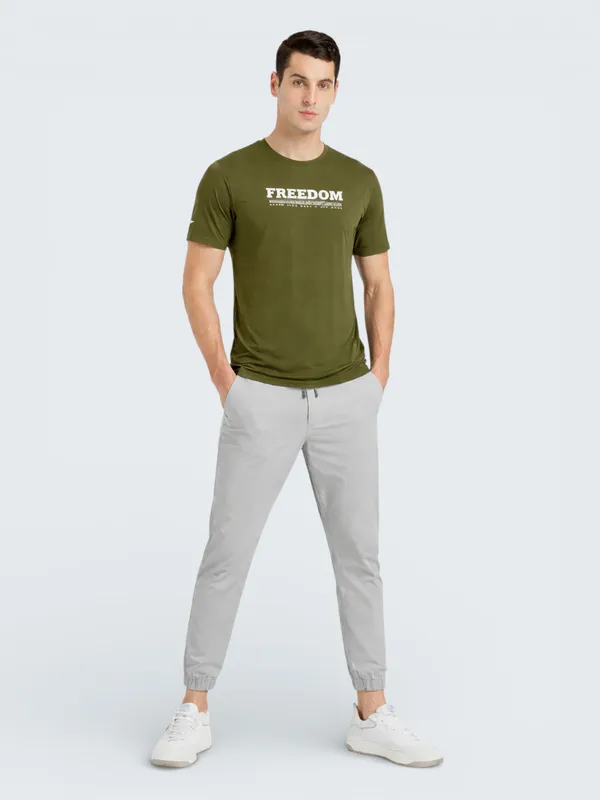 Light_Grey_Cotton_Mid-Rise_Stretchable_Slim_Fit_Casual_Jogger_For_Men