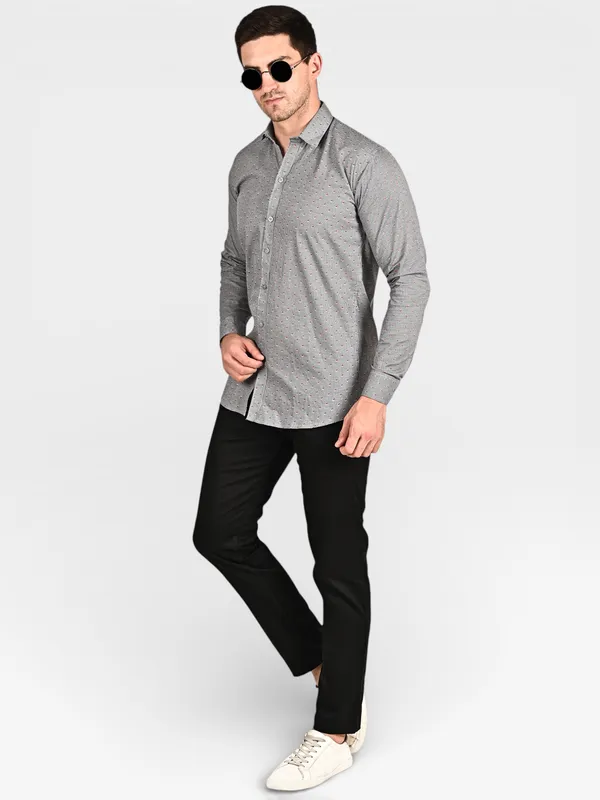 Black_Cotton_Mid-Rise_Stretchable_Slim_Fit_Casual_Trousers_|_Chinos_For_Men