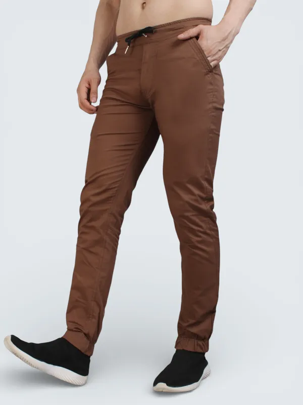 Brown_Cotton_Blend_Relaxed_Fit_Casual_Jogger_For_Men