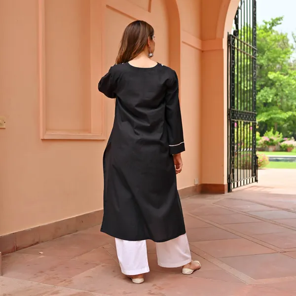 Raha_black_embroidery_kurta_with_pants