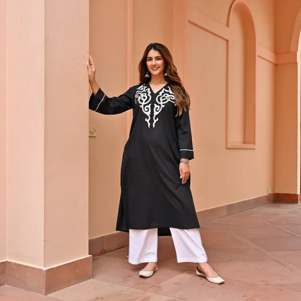 Raha_black_embroidery_kurta_with_pants