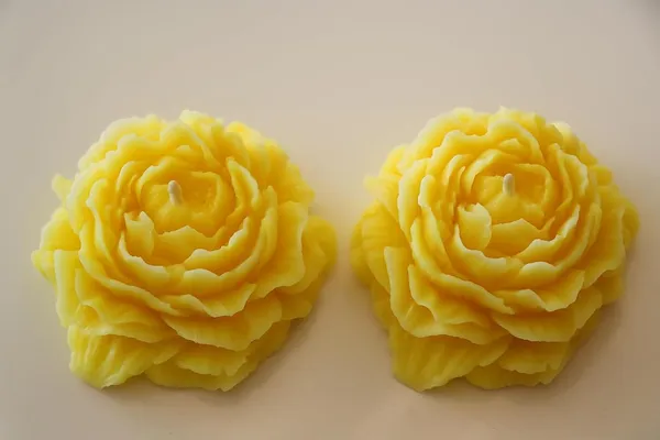 Yellow_Handcrafted_Soy_Wax_Candle_Flower_Shape_Scented_Candle_With_Fragrance_Pack_Of_2