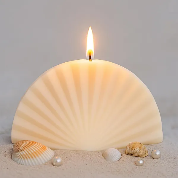 White_Seashell_Soy_Wax_Scented_Candle_For_Home_Decor_&_Gifting