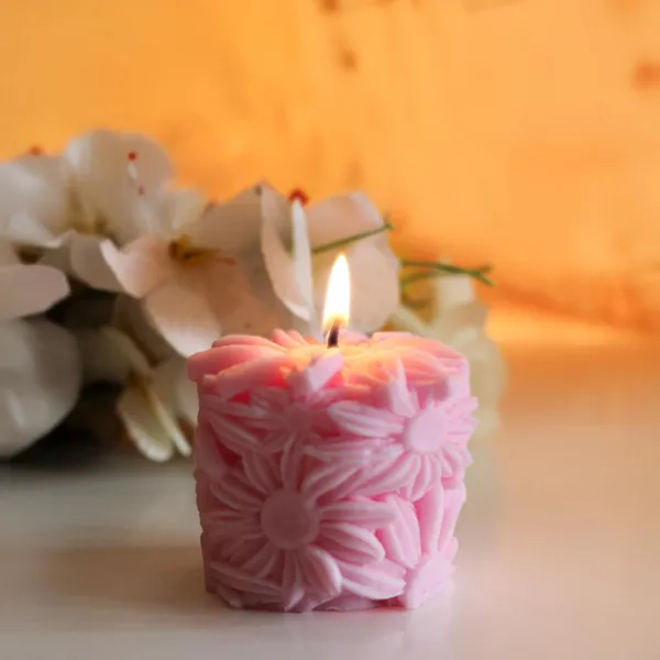 Pink_Handcrafted_Soy_Wax_Candle_Sunflower_Shape_Scented_Candle_With_Fragrance