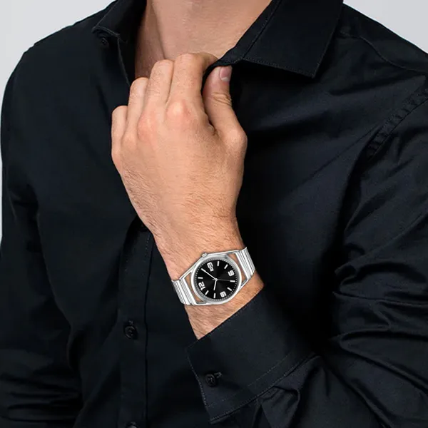 Black_Dial_Date_Function_LR153