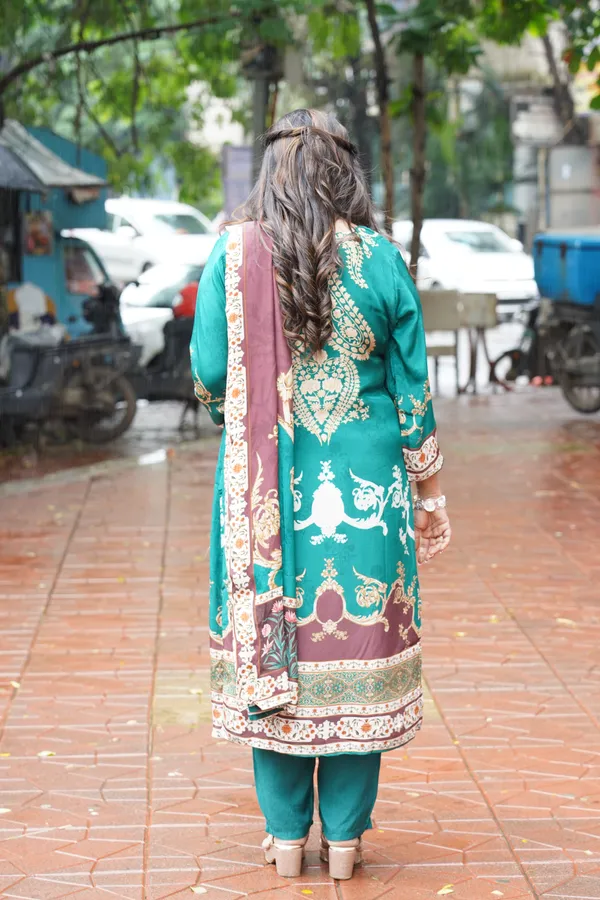 Dark_Green_Emerald_Grace_Embroidered_Suit_Set_For_Women