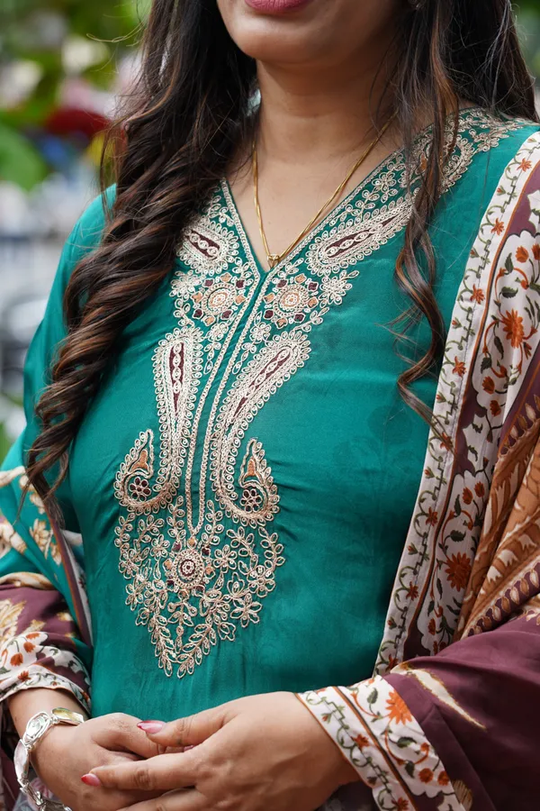 Dark_Green_Emerald_Grace_Embroidered_Suit_Set_For_Women