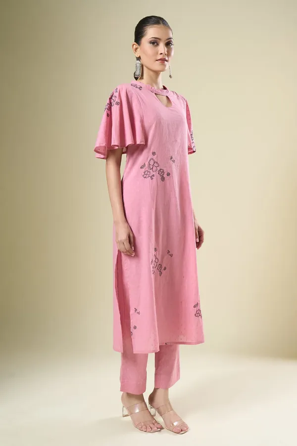 Blush_Pink_Floral_Embroidered_Kurta_Set_For_Women