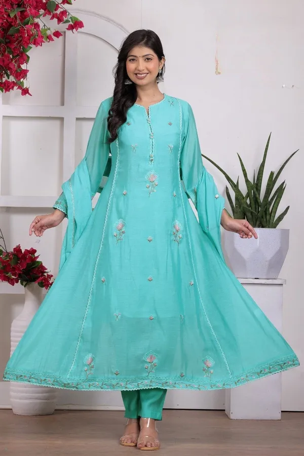 Turquoise_Blue_Embroidered_Mul_Anarkali_Suit_Set_For_Women