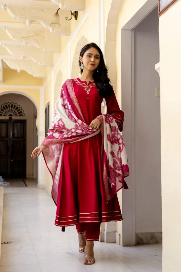 Maroon_Fla_Anarkali_3_Piece_Kurta_Set_For_Women