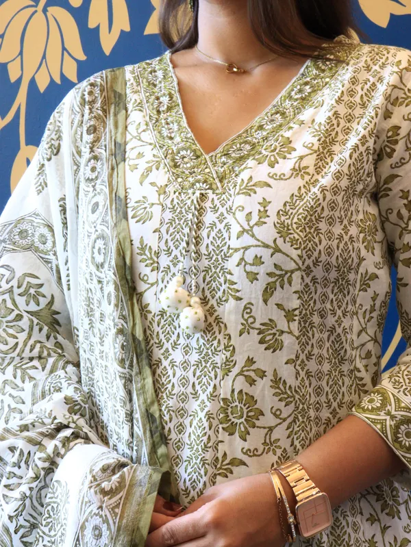 Sage_Green_Floral_Elegant_Floral_Anarkali_Kurta_Set_For_Women