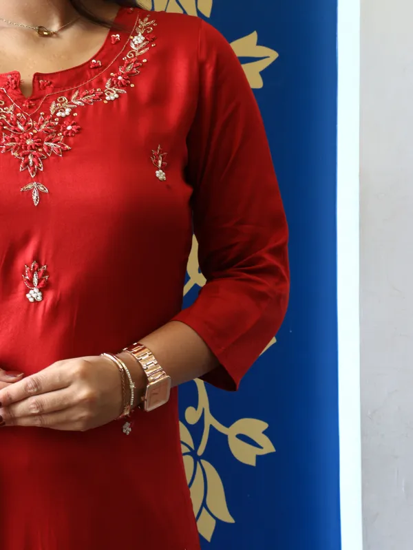 Maroon_Embroider_Silk_Straight_Suit_Set_With_Digital_Print_Dupatta_For_Women