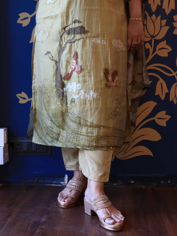 Dusty_Orange_Bird_Motif_Suit_Set_For_Women