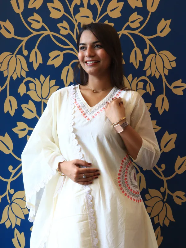 Ivory_Cotton_Chanderi_A-Line_Kurta_Set_With_Scalloped_Lace_Dupatta_For_Women