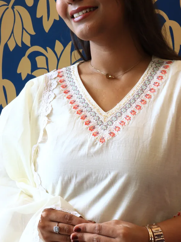 Ivory_Cotton_Chanderi_A-Line_Kurta_Set_With_Scalloped_Lace_Dupatta_For_Women
