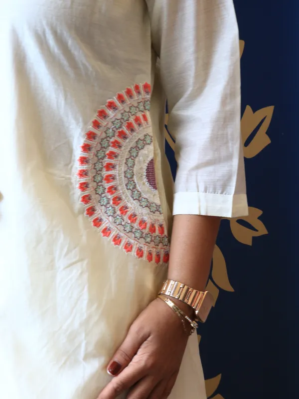 Ivory_Cotton_Chanderi_A-Line_Kurta_Set_With_Scalloped_Lace_Dupatta_For_Women